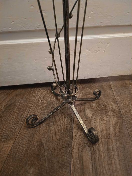 Stojak na parasolki z metaloplastyki parasolnik