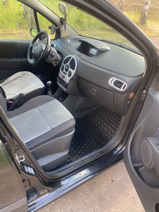 Продам автомобіль Renault Modus