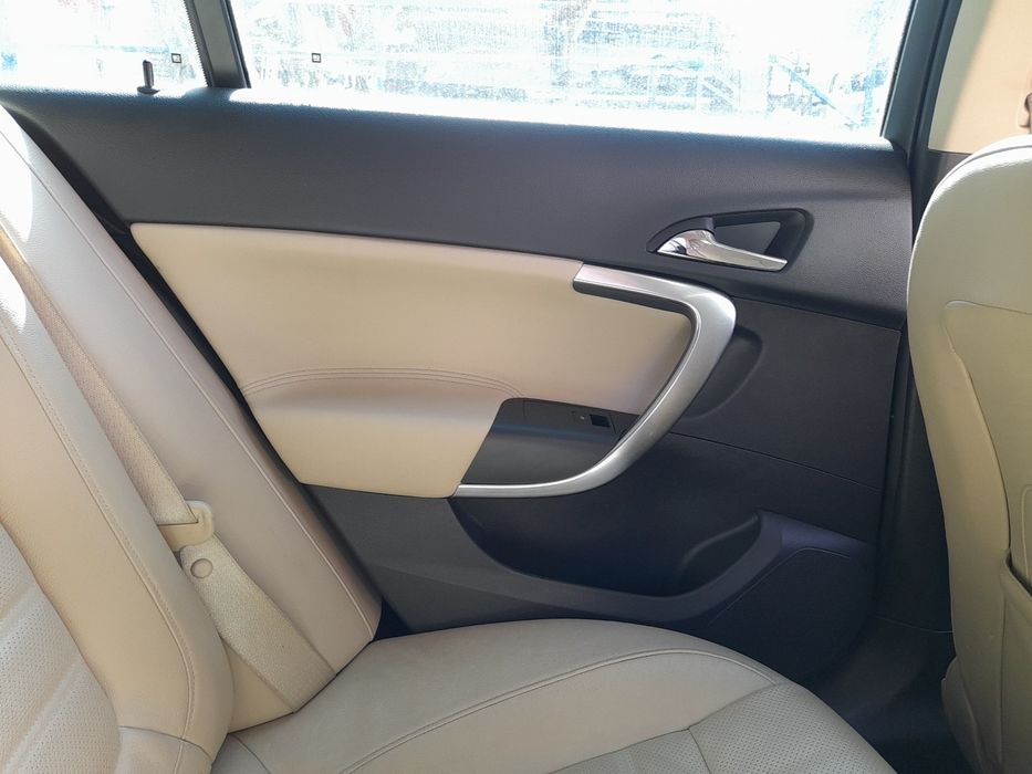 Front door / rear left quarter panel OPEL Insignia A Sports Tourer (G0