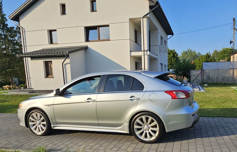 Mitsubishi Lancer