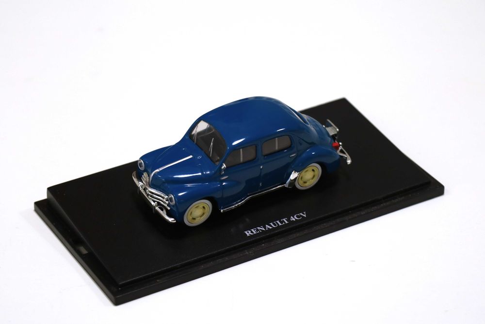 Renault 4CV - Universal Hobbies - 1:43