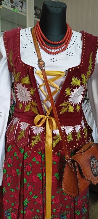 Gorset góralski haftowany wyszywany cekiny blaszki koraliki