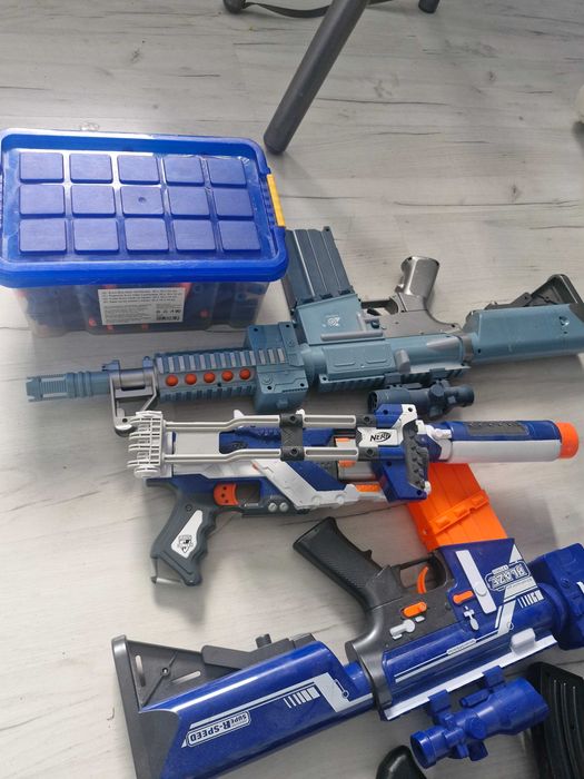 Zestaw pistoletow NERF i AK47 i inny