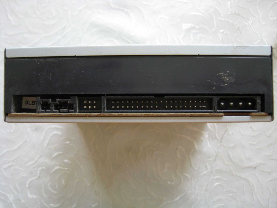 Продам оптичні приводи для ПК та ноутбуків.