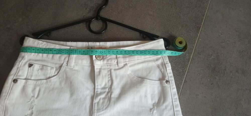 Spodenki białe S/36