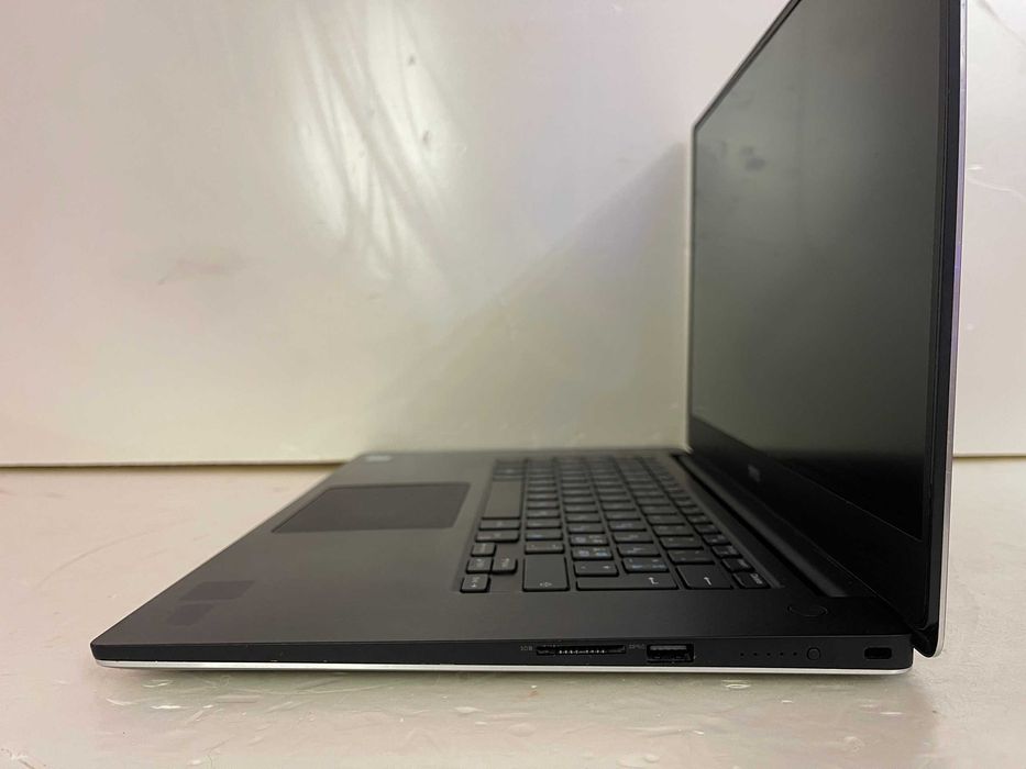 Игровой DELL 5520 + (Core i7 7820HQ) + 16 ГБ DDR4 + ТОП Видео  (4 ГБ)