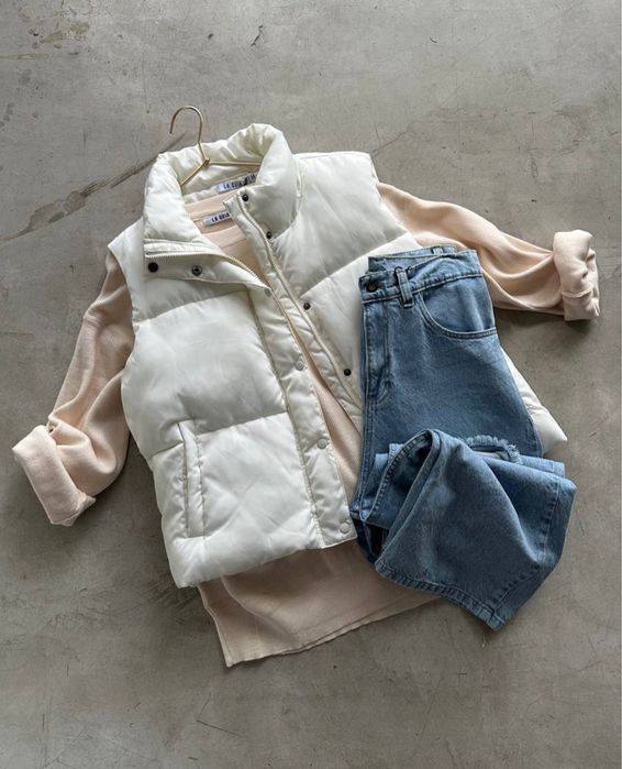 Жіночий утеплений жилет (безрукавка), жилет-дутик, стьобаний жилет