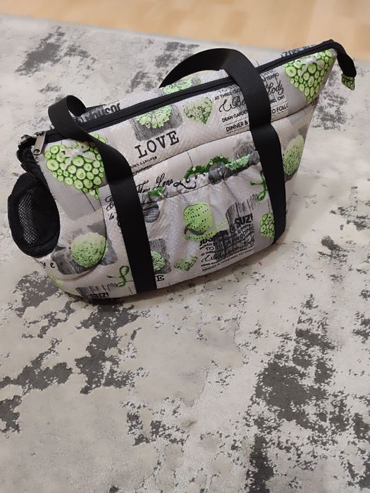 Продам лежак та переносну сумка для тваринок.