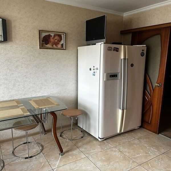 Продаж 2к квартири 65 кв. м на вул. Кармелюка