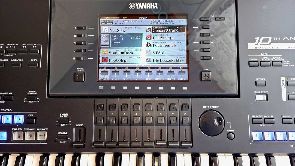 Yamaha Tyros 4  black edition