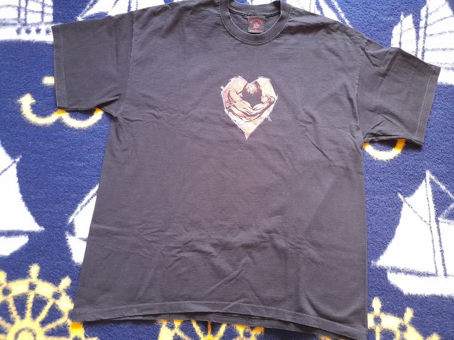 T-shirt męski XL z czerwonym sercem