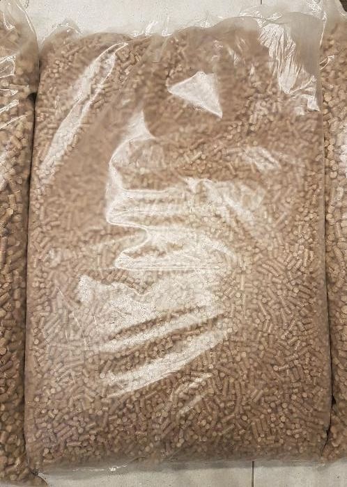 PELLET drzewny fi6mm pakowany w foliowe worki 15kg EASY OPEN transport