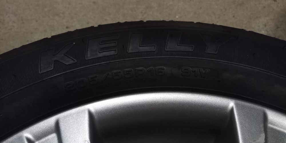 Alufelgi 6,5Jx16h2 16" z oponami, letnie