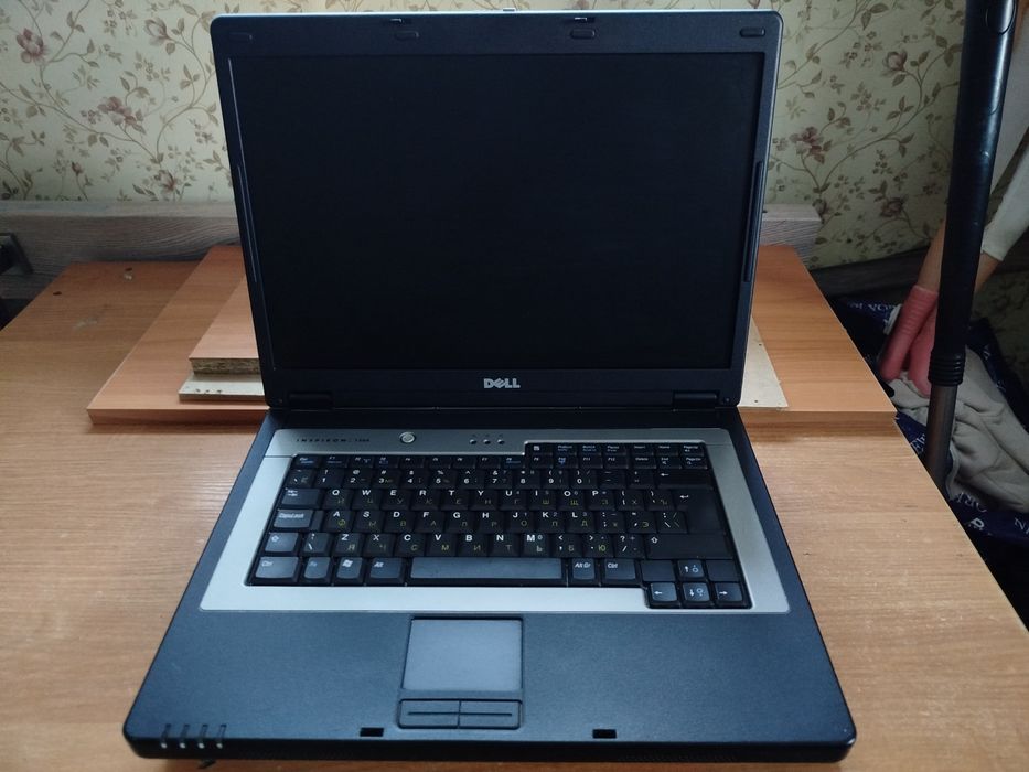 Продам ноутбук Dell Inspiron 1300