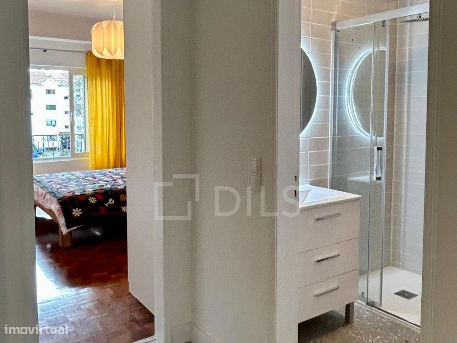 Apartamento T2 com áreas amplas e elevador em Alcabideche, Cascais