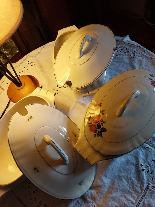 3 terrinas ja com alguns anos da Fábrica  de Sacavém