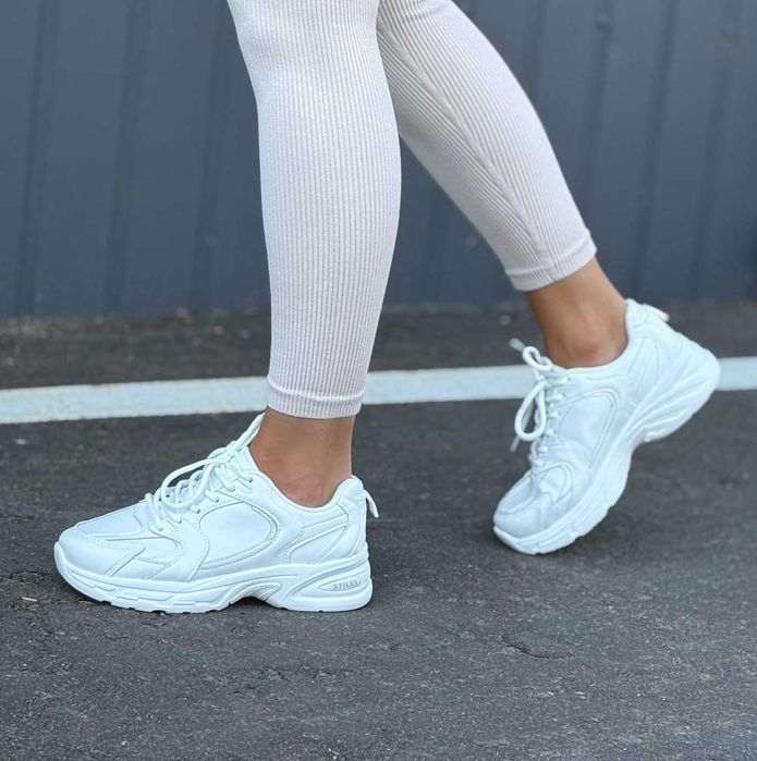 Женские кроссовки белые демисезонные