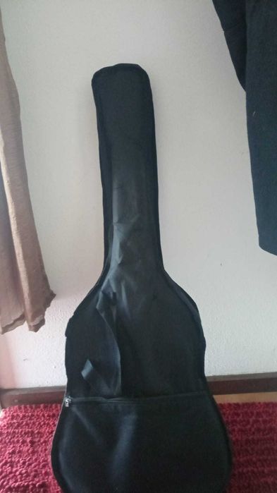 Cama de Casal de Madeira (com colchão incluído)