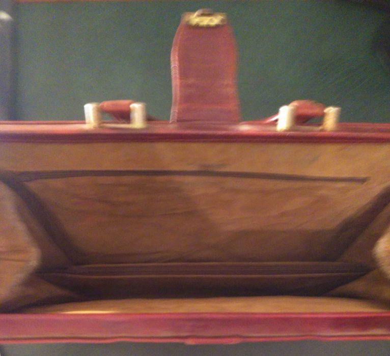 Pasta executiva em pele genuína