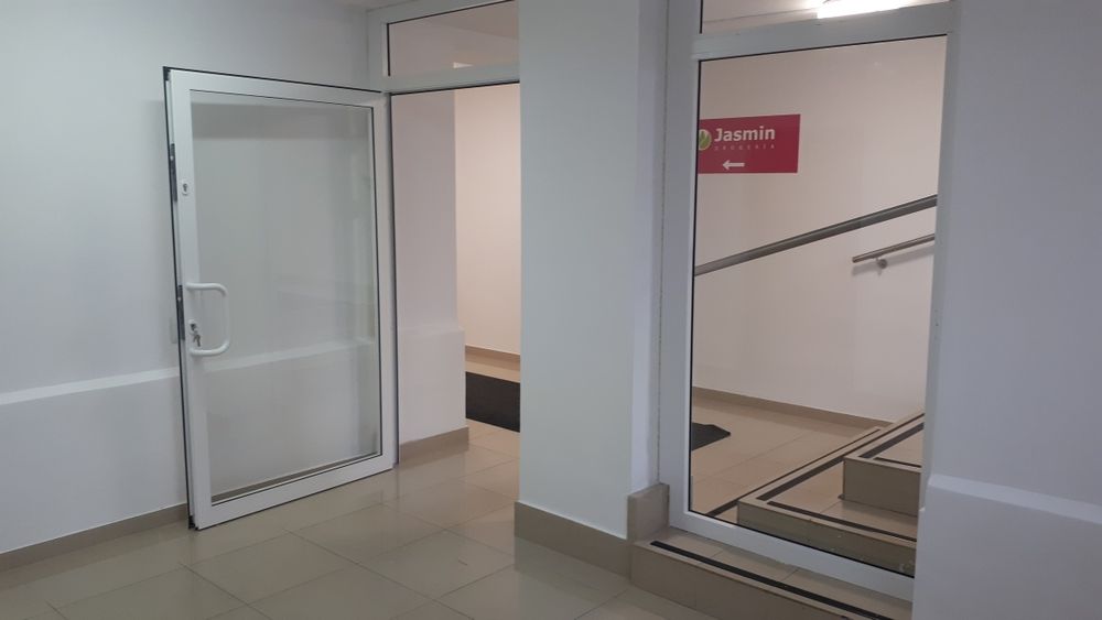 Lokal użytkowy 30 m² – Rynek Zakliczyn, parter, wejście z Rynku