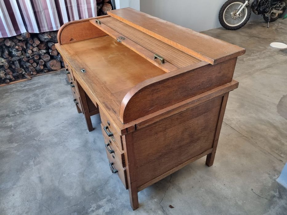 Secretária Olaio com esteira