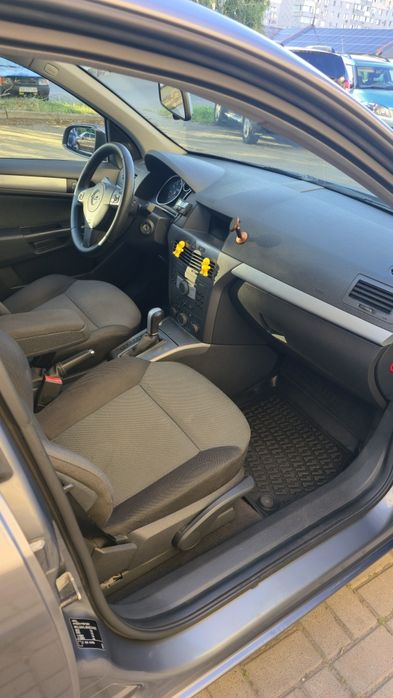 Opel Astra H 2004 року 1,8 автомат
