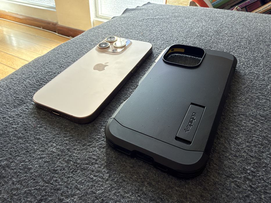 iPhone 16 pro - 256gb - capa spigen - excelente estado