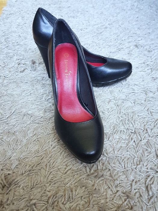 Czarne klasyczne czółenka 36