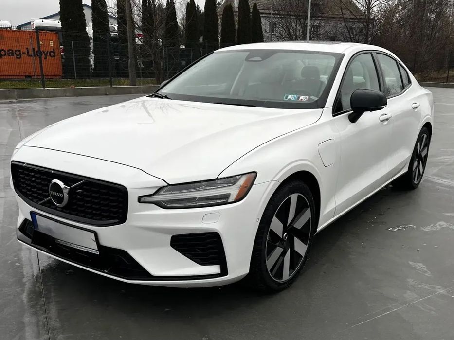 Volvo S60 S60 T8 455KM 700 Nm do 80 km zasięgu na silniku elektrycznym