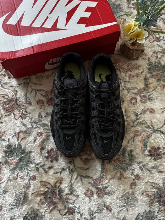 Nike P-6000 – czarne z fioletowymi detalami