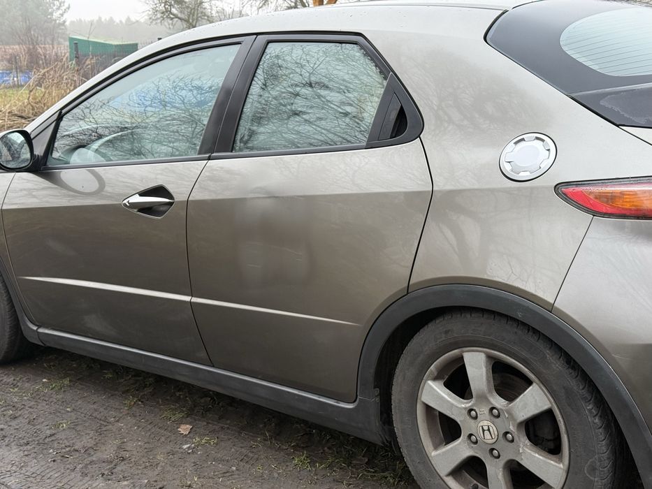 Honda Civic VIII UFO 1.8 b + lpg