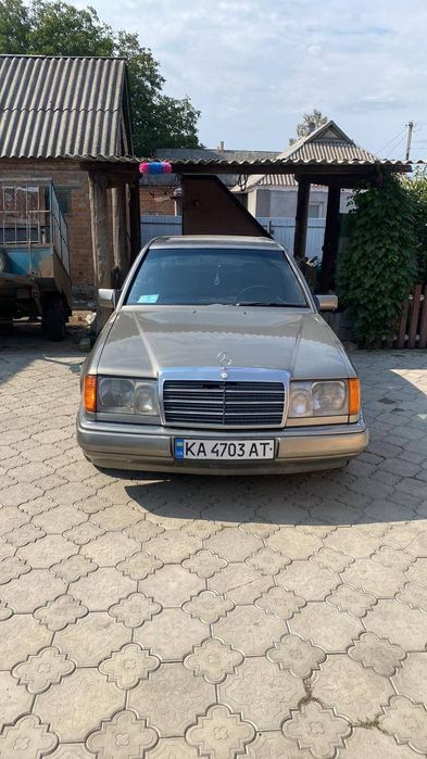 Продам Mercedes 124