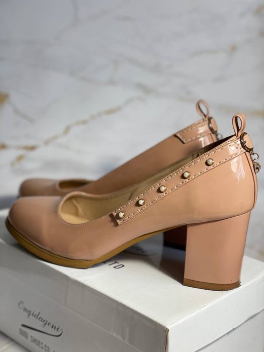 Туфлі    , туфельки на каблуку 25.5 см