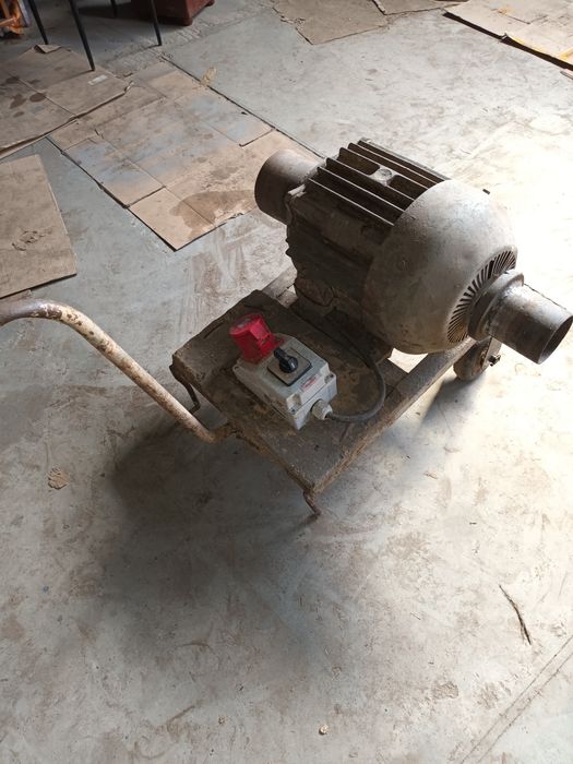 Silnik elektryczny 400V 5,5KW krajzega rębak obr lewo/prawo GRATIS wózek!
