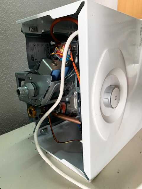 Esquentador a gás marca BECKEN