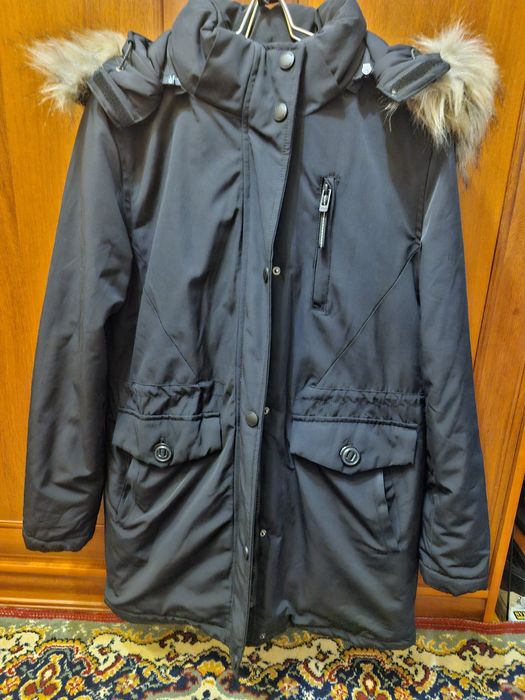 Продам куртку на утеплювачі