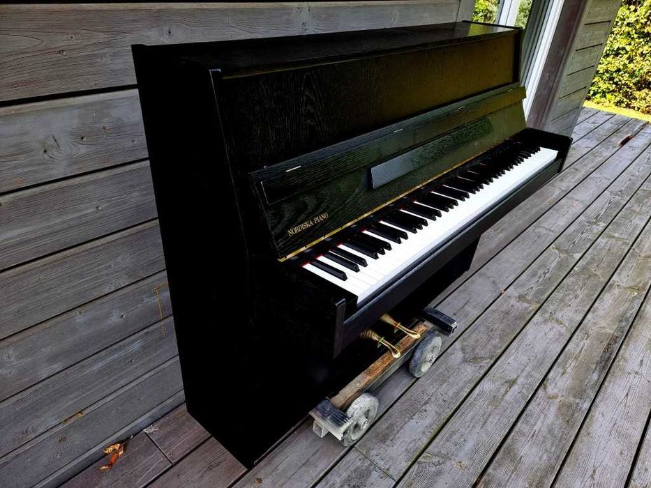 Pianino Nordiska Piano 106,5cm 1985r RENNER Czarny Matowy