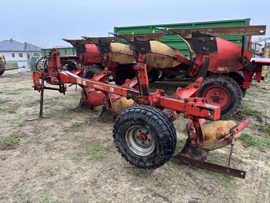 Pług obrotowy Krone. Pług Krone .pług 4skibowy