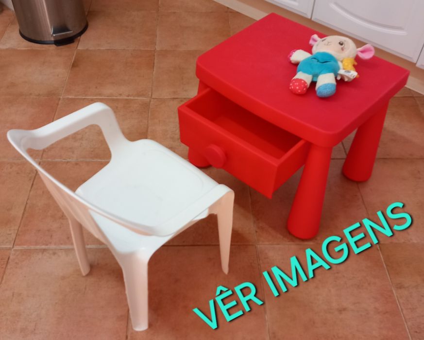 MESA DE CRIANÇA COM CADEIRA.BONECO OFERTA.Casa,Sala,Infantário,Quarto.