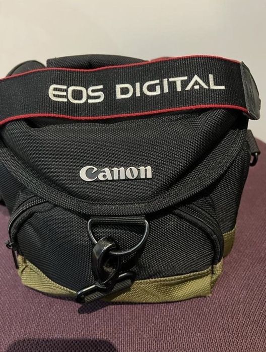 Máquina fotográfica Canon EOS 600D