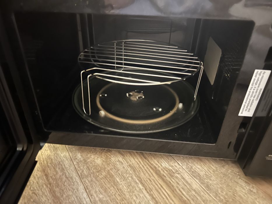 Mikrofalówka Hisense sprawna