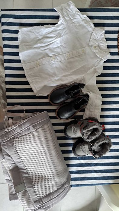 Botas para bebê tam EUR 18/19 e 21; Camisa Mango + protetor de berço