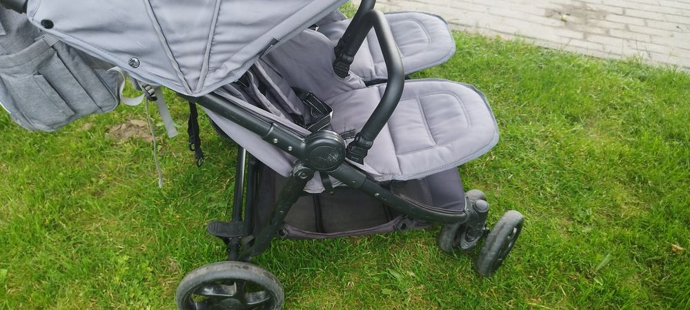 Wózek bliźniaczy  Kekk 2 w 1  spacerówka+gondola i akcesori