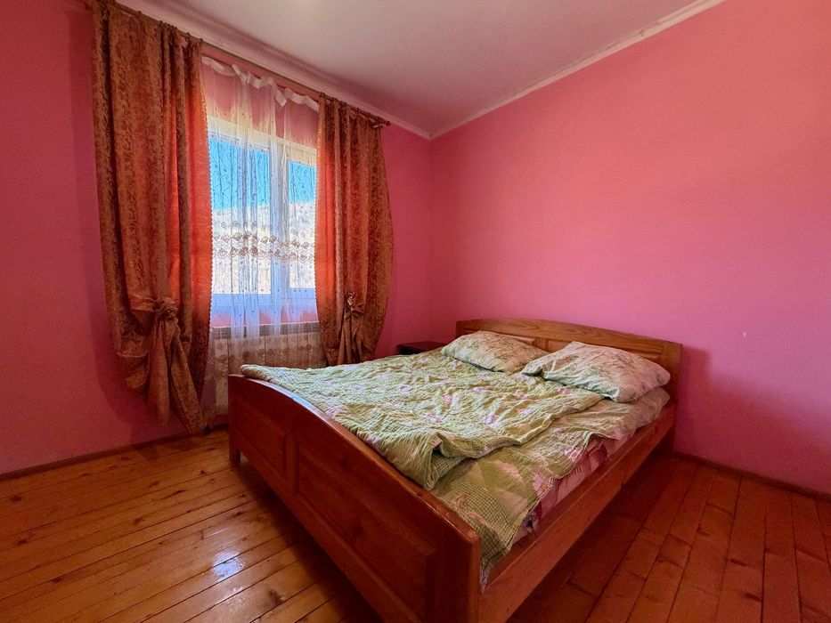 Гірська Вілла з Озером в Тернавці. База Відпочинку. Номери, Лазня.