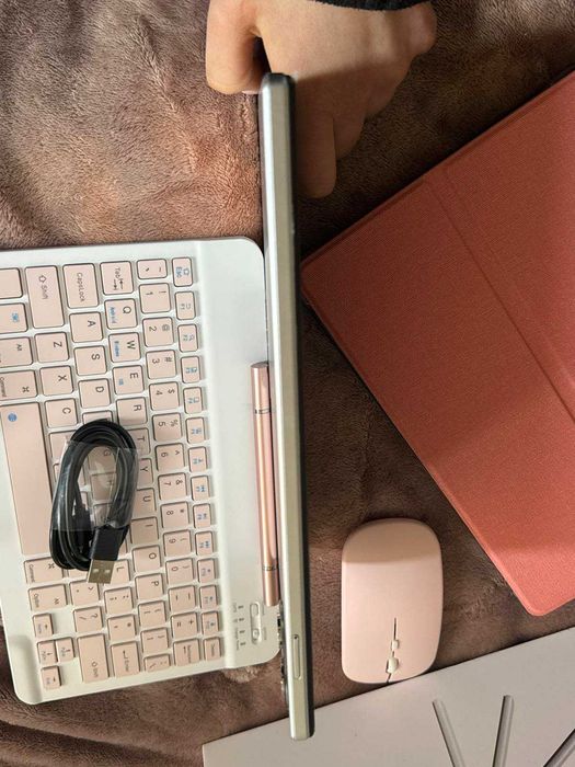 Новый планшет 24/256 + клавиатура + мышка