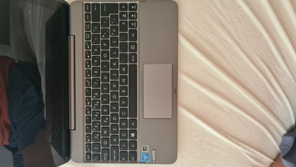 ASUS Transformer Book