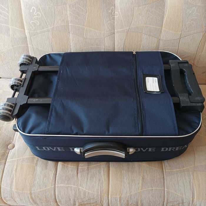 Walizka podróżna na kółkach