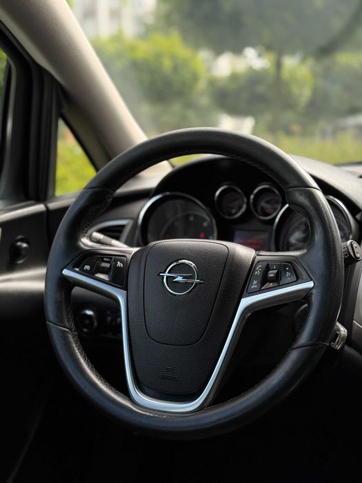 Продам авто Opel Astra J