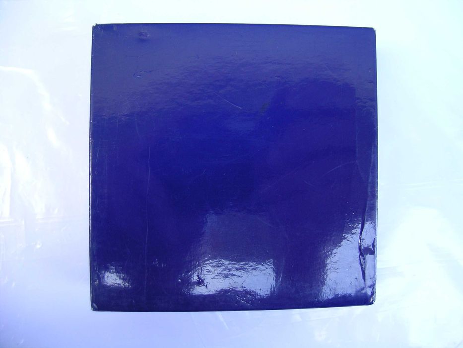 Подарочная фляга с компасом.