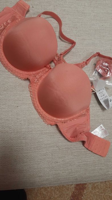 Бюстгалтер с двумя видами брителек Dorina